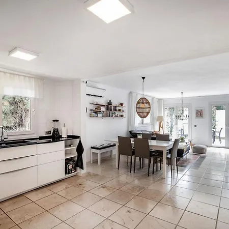 Excepcional Villa Cerca De Playa Holiday home